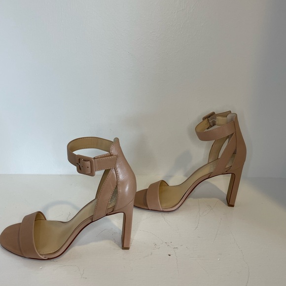 Vince Camuto ankle strap sandals - Picture 4 of 6